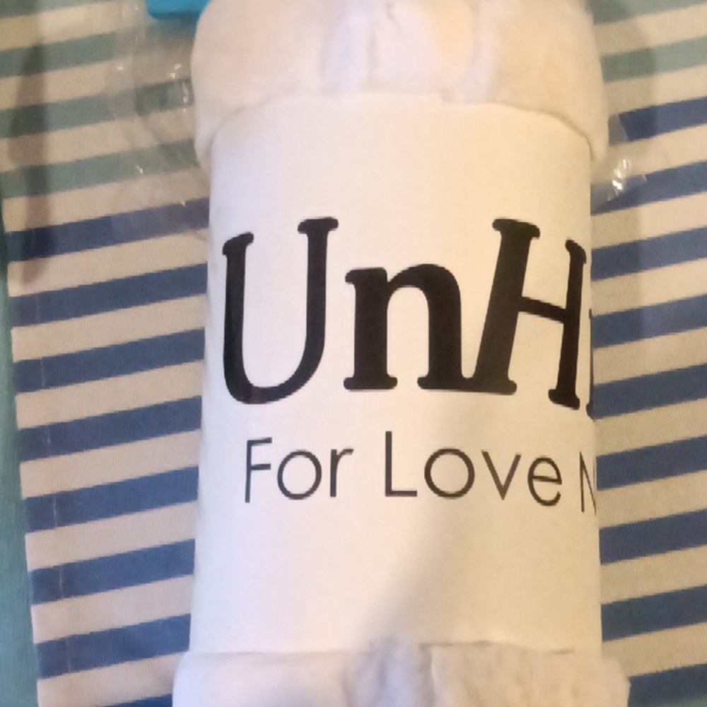 Unhide small white blanket